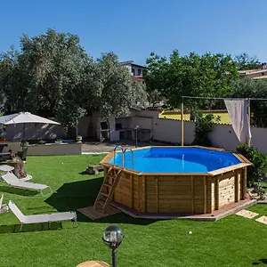 Villa La Piccola Con Il Grande Giardino, Roma