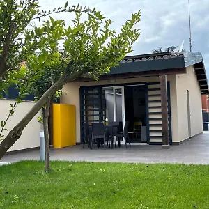 Villa Villino Ancillotto With Garden And Parking Motorcycle Space, Roma